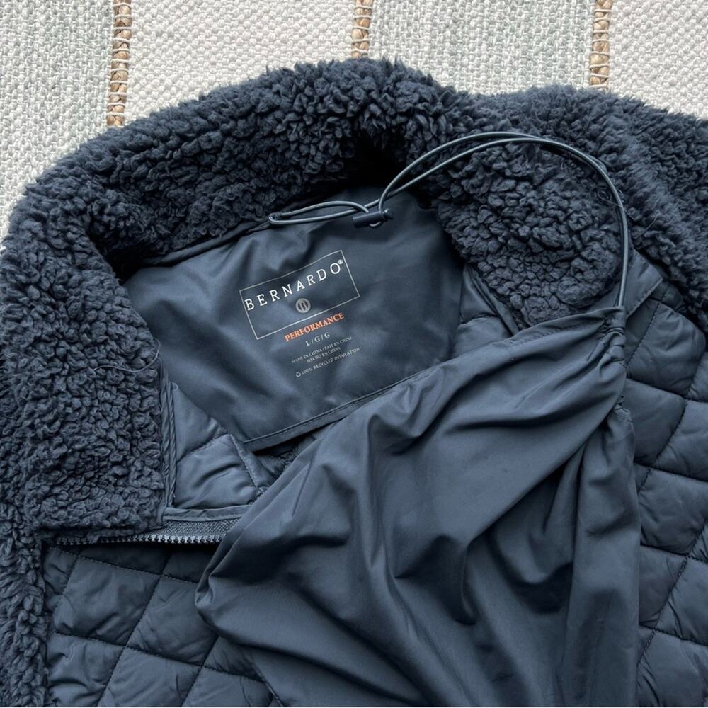 Bernardo Performance Navy Quilted Fleece Packable Jacket Women’s Size Large - Picture 6 of 8